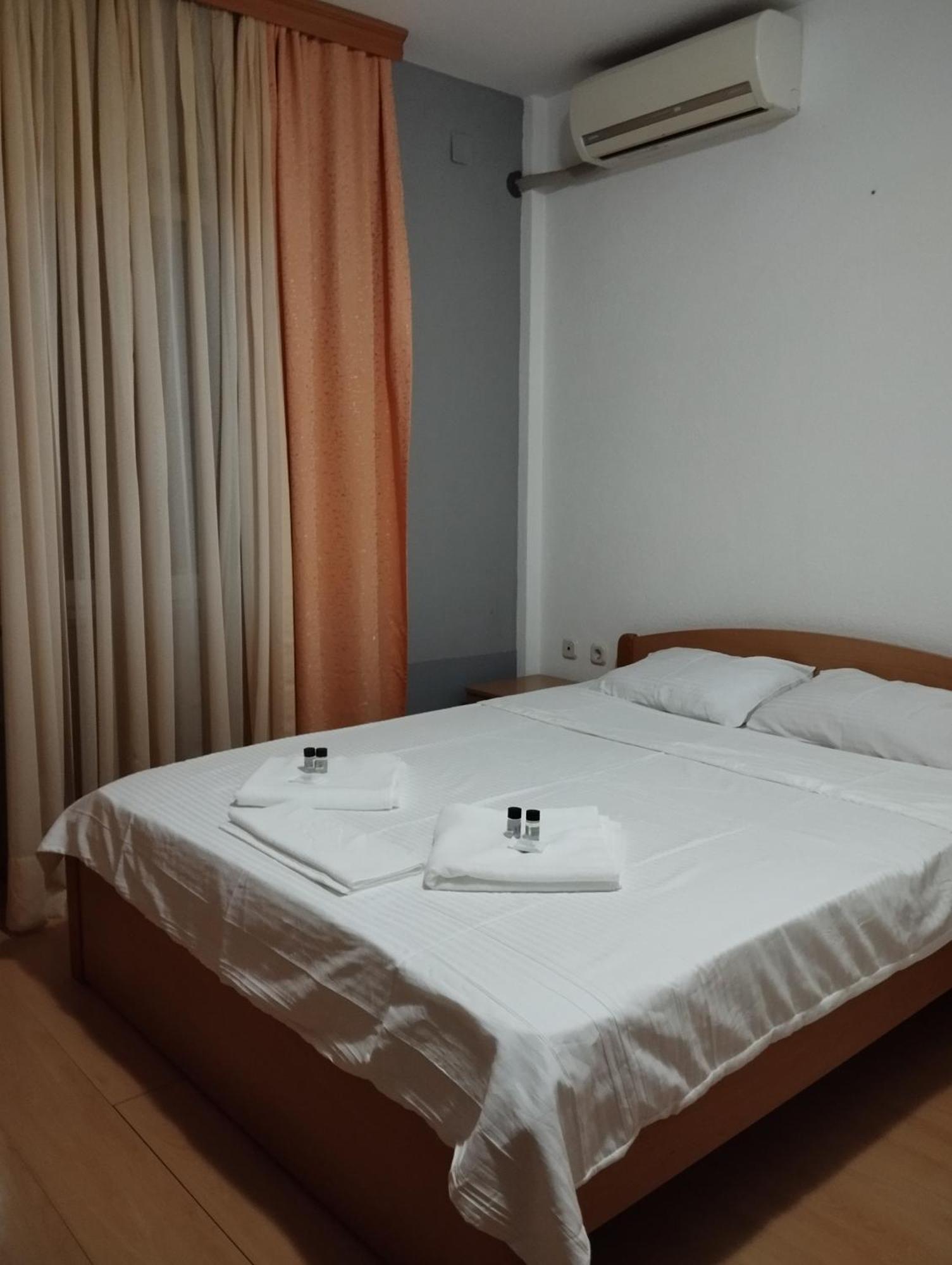 Hotel Ariston สตรูกา ภายนอก รูปภาพ
