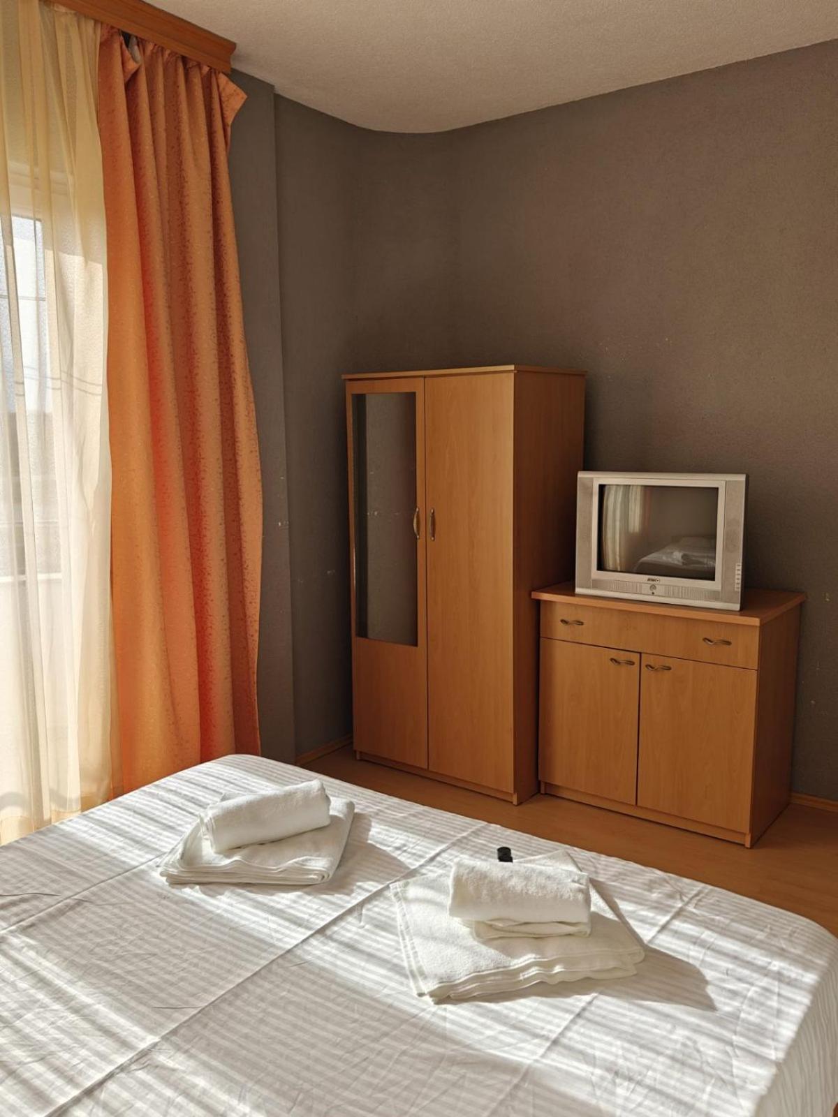Hotel Ariston สตรูกา ภายนอก รูปภาพ