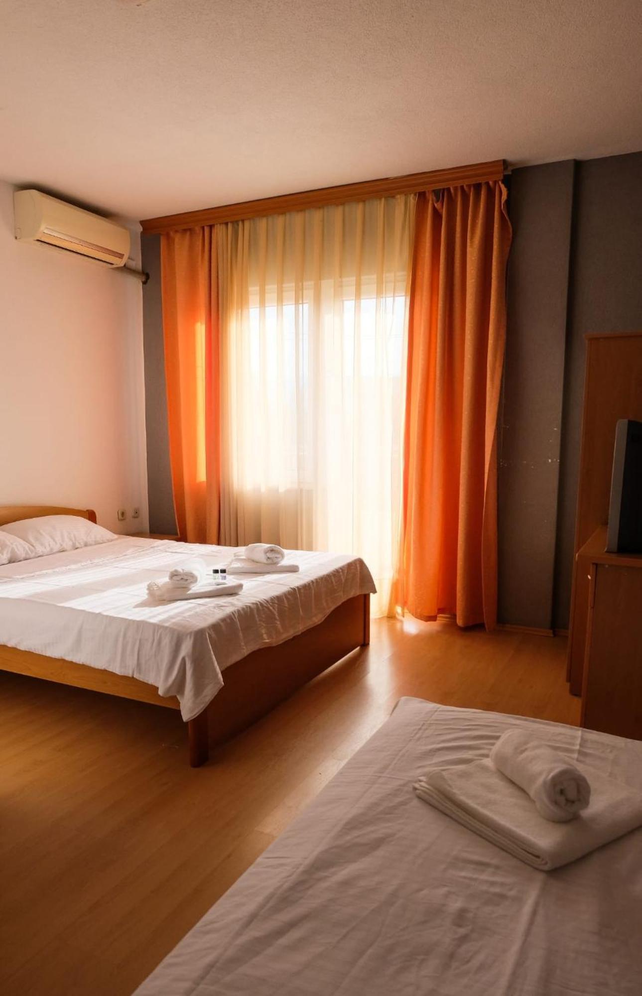 Hotel Ariston สตรูกา ภายนอก รูปภาพ