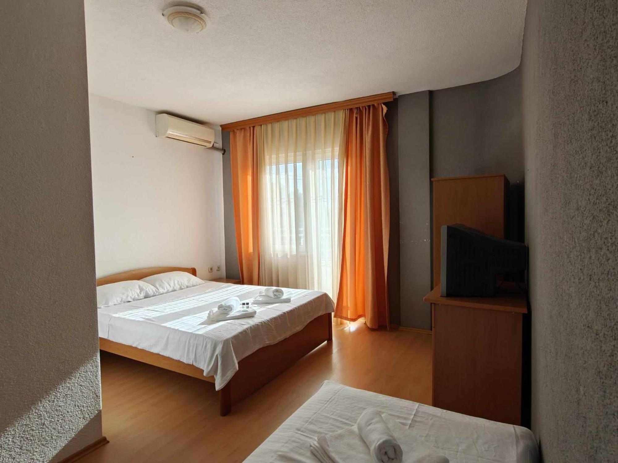 Hotel Ariston สตรูกา ภายนอก รูปภาพ