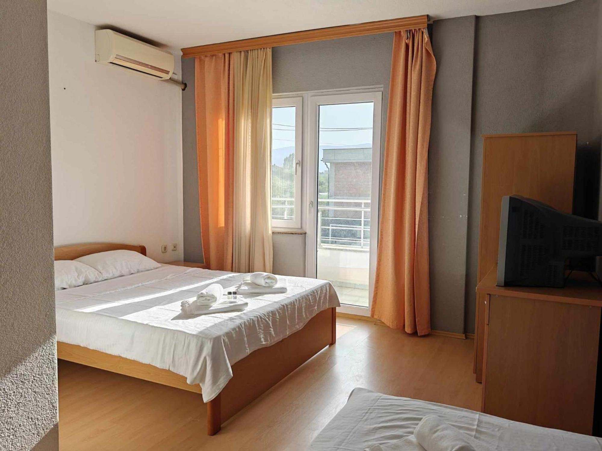 Hotel Ariston สตรูกา ภายนอก รูปภาพ