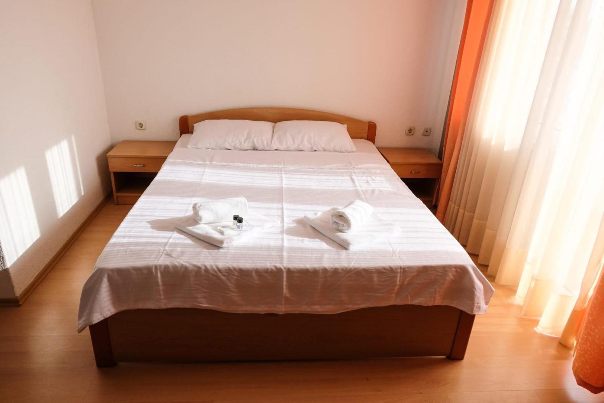 Hotel Ariston สตรูกา ภายนอก รูปภาพ
