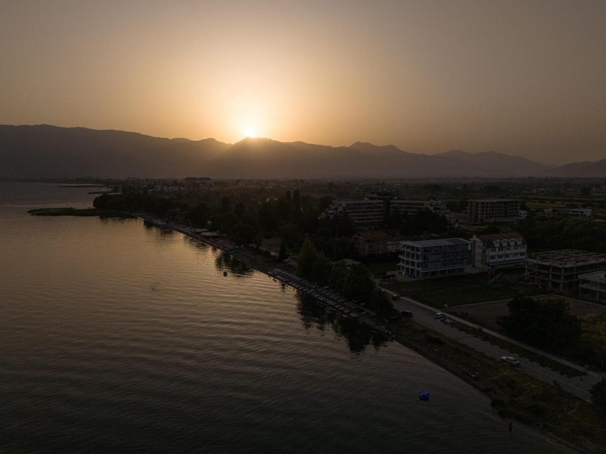 Hotel Ariston สตรูกา ภายนอก รูปภาพ